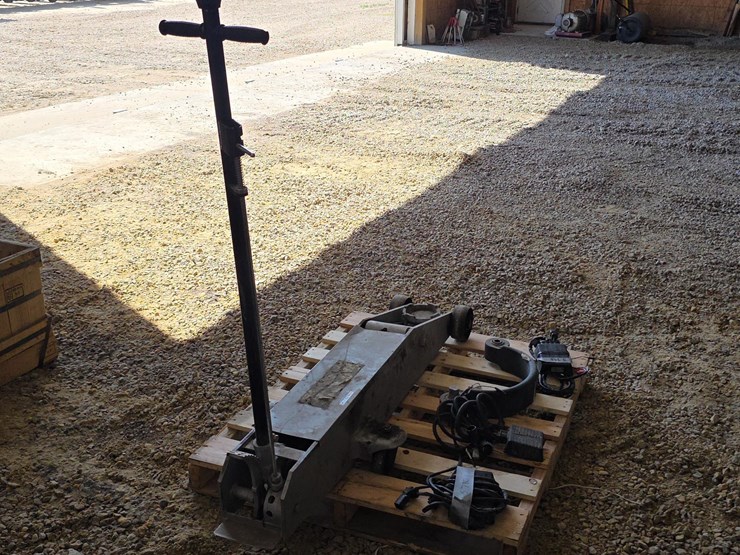 10-ton-floor-jack-&-steinbauer-chips-image-5
