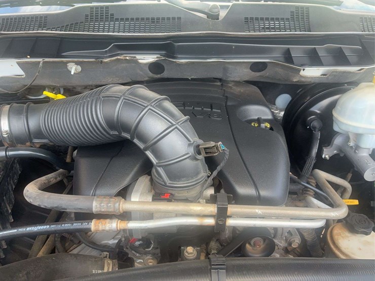 2012-ram-1500-st-image-52