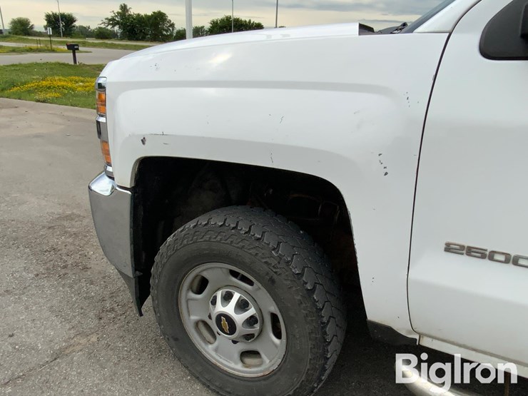 2016-chevrolet-silverado-2500-image-15