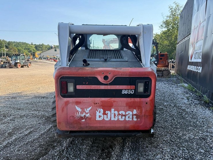 2013-bobcat-s650-image-3
