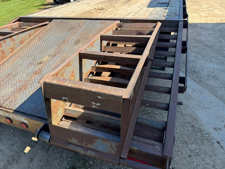 #1888-•-2004-friesen-welding-load-warrior-7-ton-gooseneck-trailer-image-23