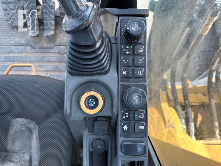 caterpillar-320gc-image-23