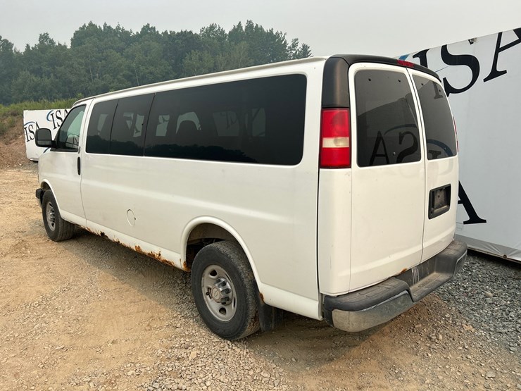 2007-chevrolet-3500-image-3