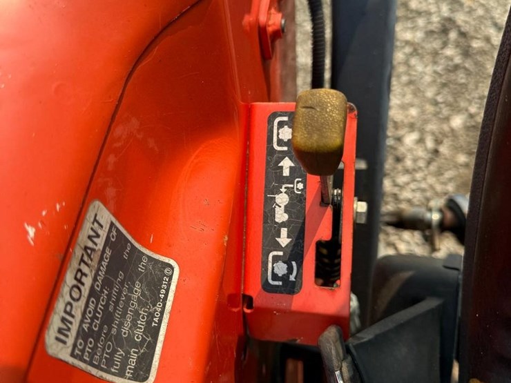 2019-kubota-l2501d-image-29
