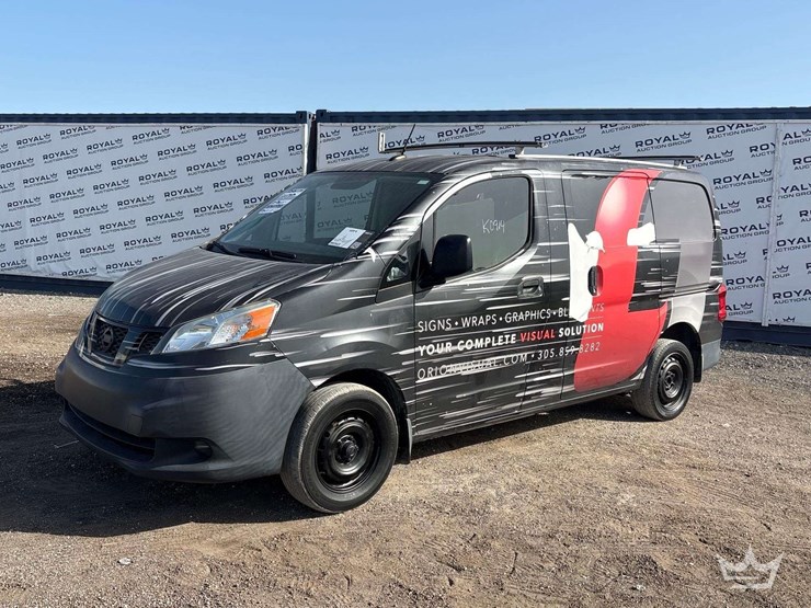2016-nissan-nv200-image-1