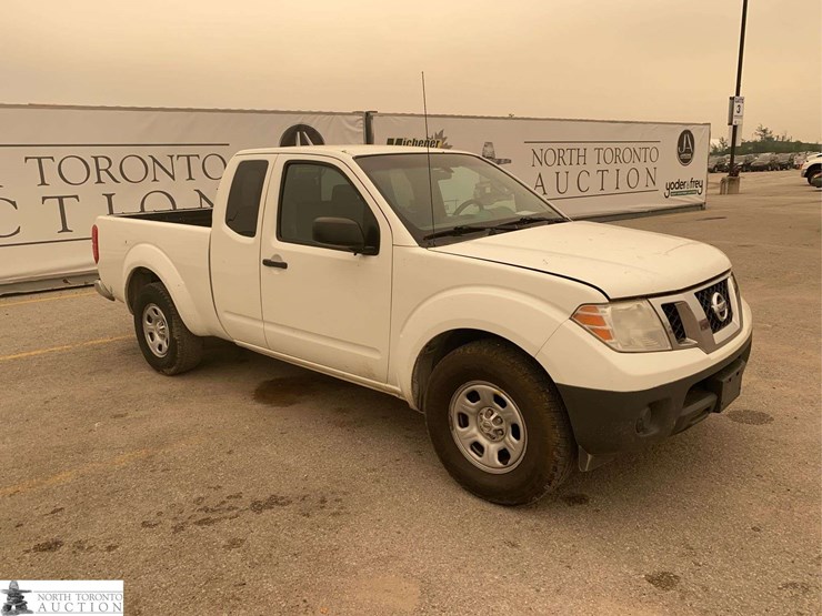 2014-nissan-frontier-image-3