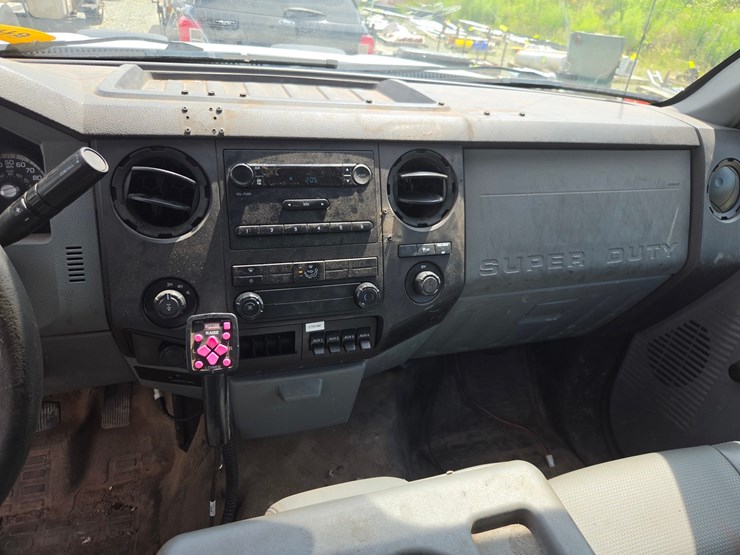 2013-ford-f350-image-45