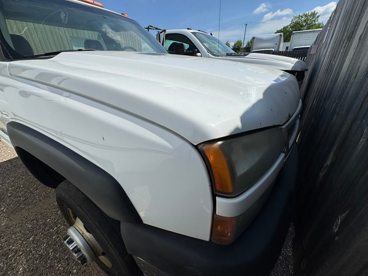 2005-chevrolet-3500hd-image-5
