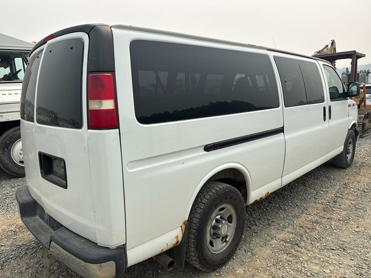 2007-chevrolet-3500-image-21