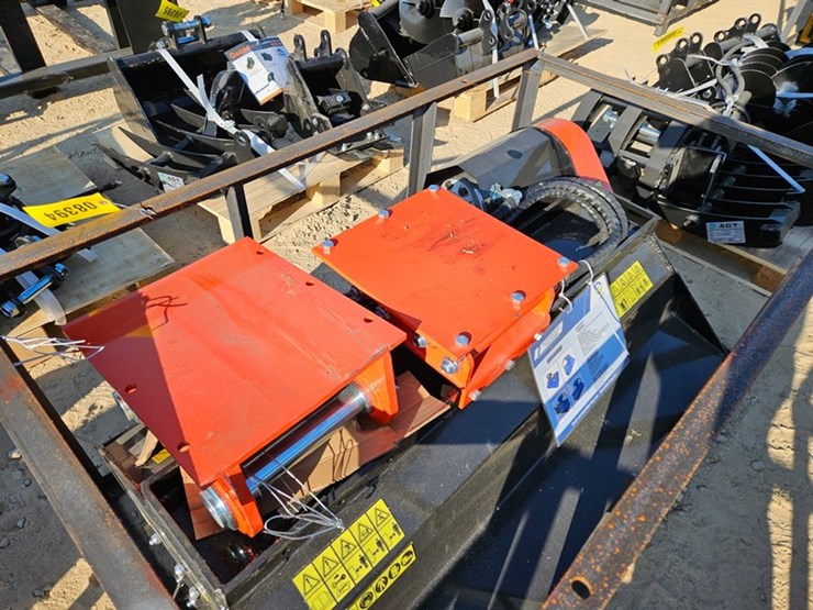 2026-caterpillar-307-image-10