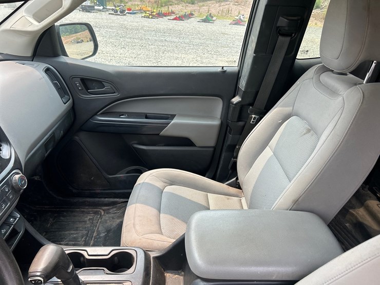 2019-chevrolet-colorado-image-34