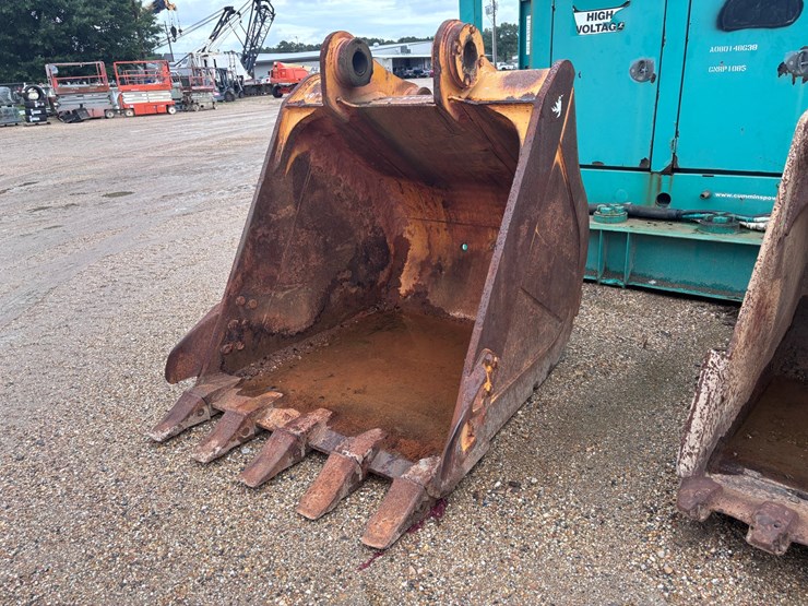 #39095-•-45in-digging-bucket-image-1
