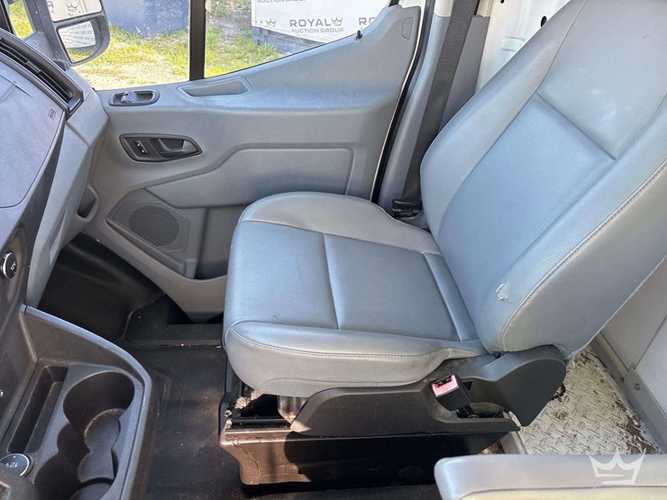 2015-ford-transit-image-17