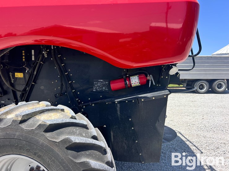 2009-case-ih-5088-image-10