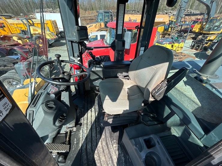 2012-deere-624k-image-68