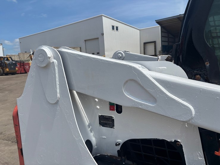 2013-bobcat-s630-image-11