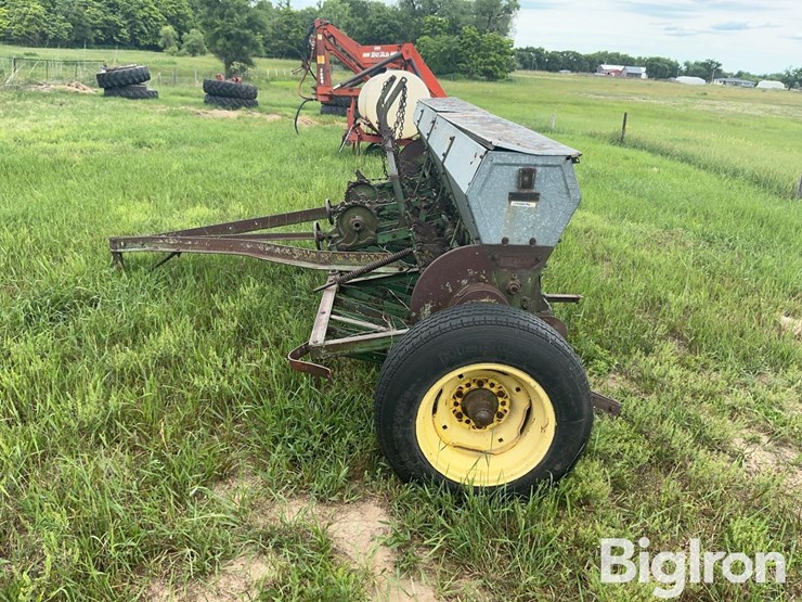john-deere-b-image-8