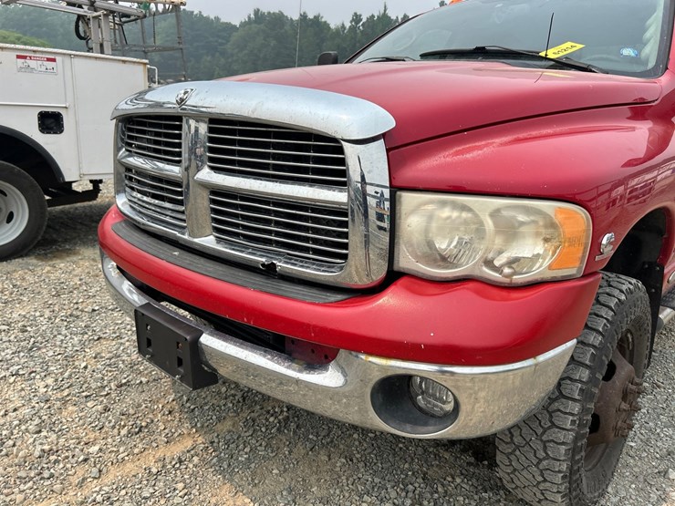 2005-dodge-ram-3500-image-11