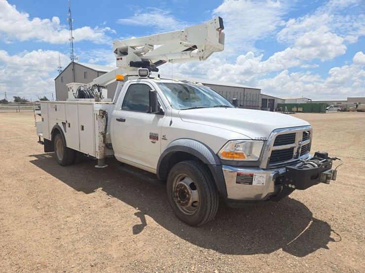 2011-ram-4500-slt-image-3