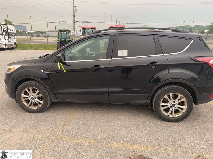 2018-ford-escape-se-image-8