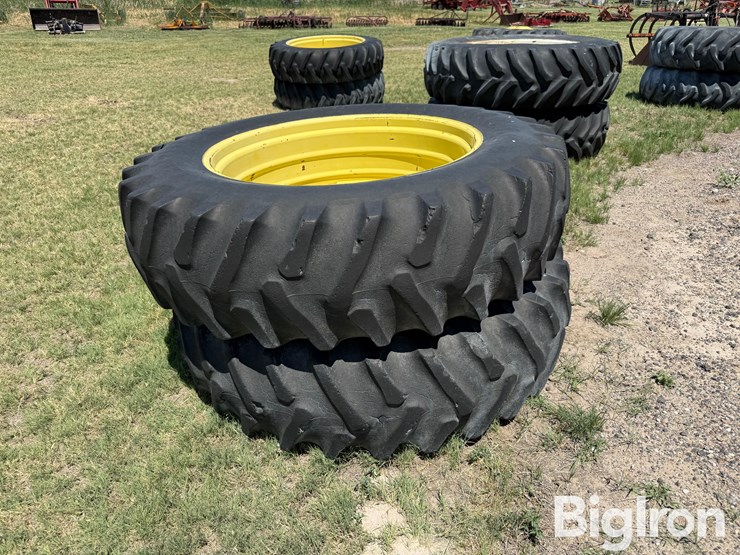 john-deere-16-image-3