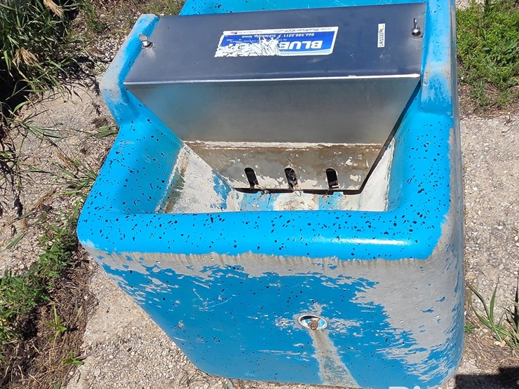 blue-river-42ch-cattle-waterer-image-8