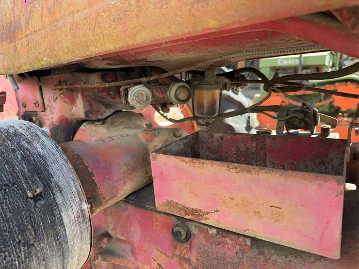 farmall-300-gas-image-16