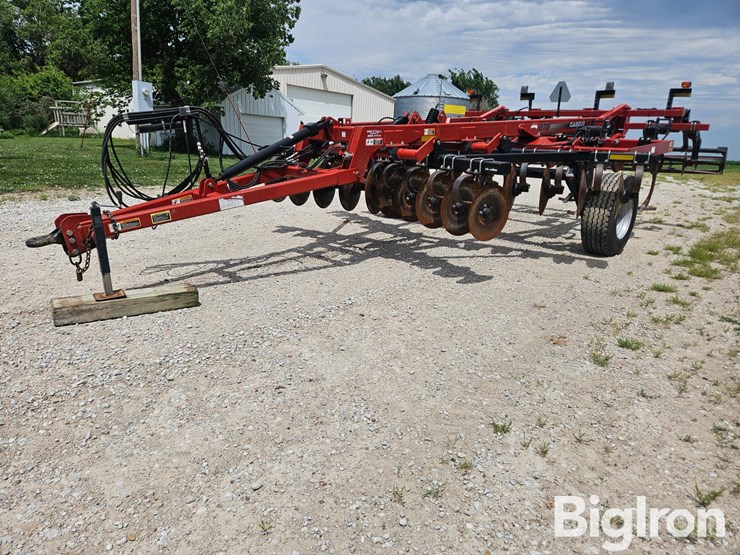 2014-case-ih-870-ecolo-tiger-7-shank-disk-ripper-image-1