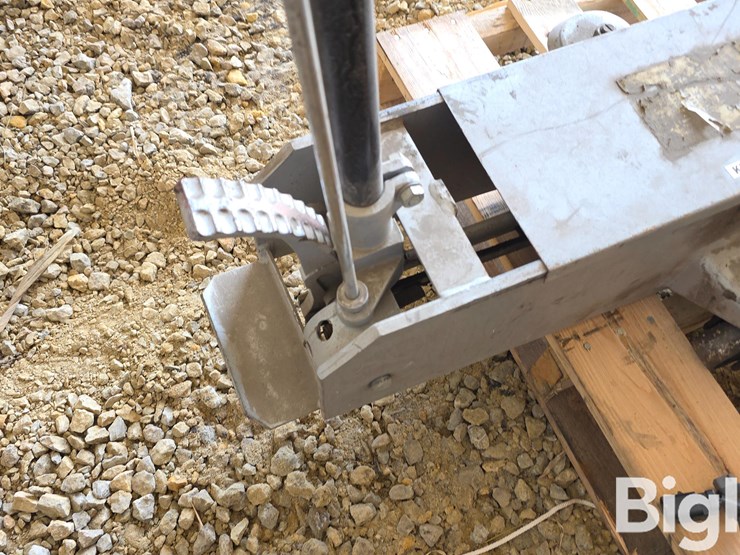 10-ton-floor-jack-&-steinbauer-chips-image-11