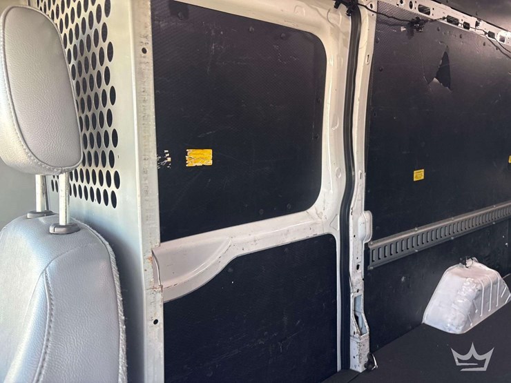 2019-ford-transit-image-17