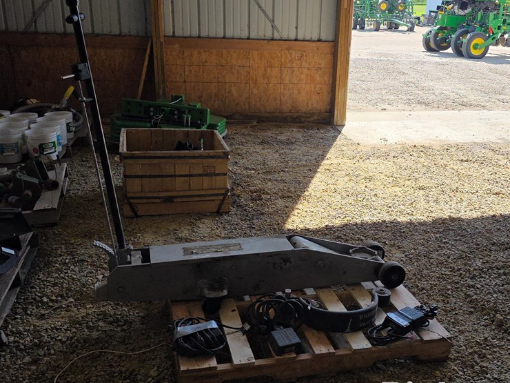 10-ton-floor-jack-&-steinbauer-chips-image-4
