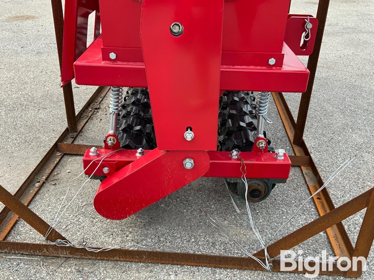 2025-massey-ferguson-730-image-14