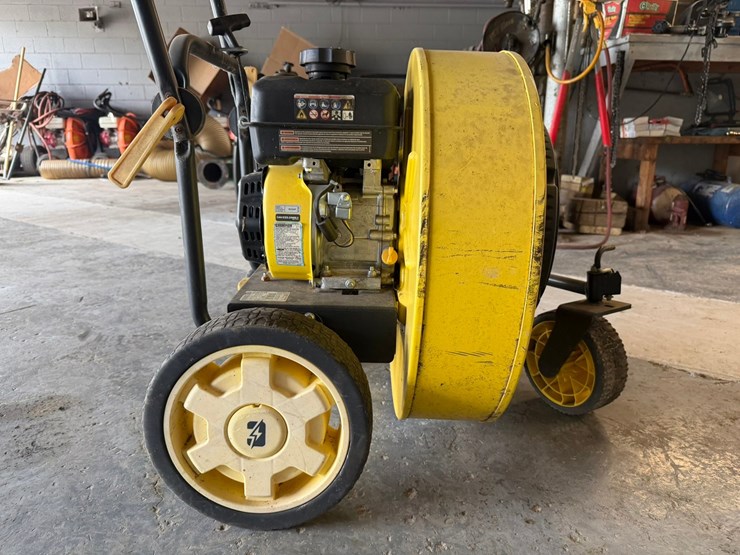#4059-•-2021-champion-224cc-walk-behind-blower-image-11