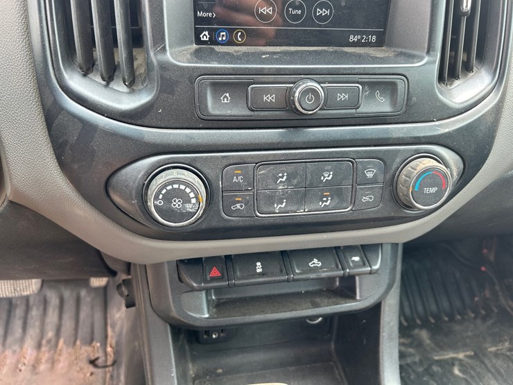 2019-chevrolet-colorado-image-37