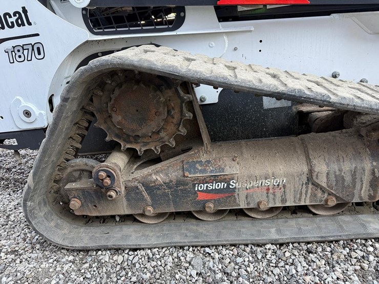 2023-bobcat-t870-image-13