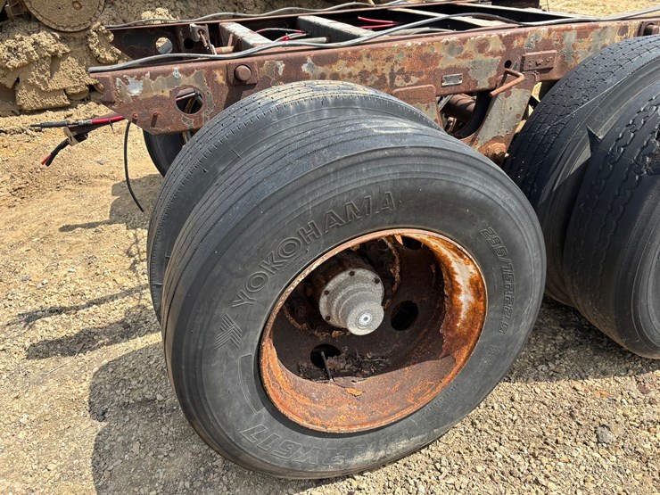 #2280-•-set-of-tandem-axles-image-5