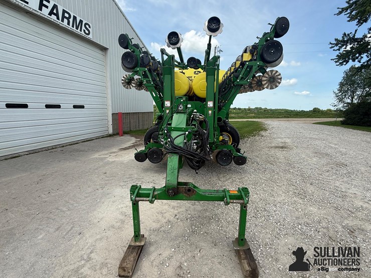 2014-john-deere-1790-ccs-image-2