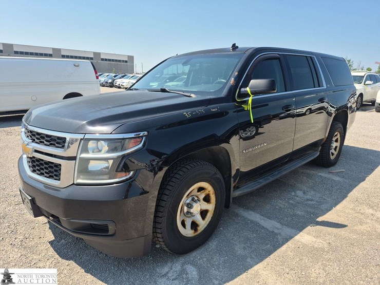2015-chevrolet-suburban-image-1