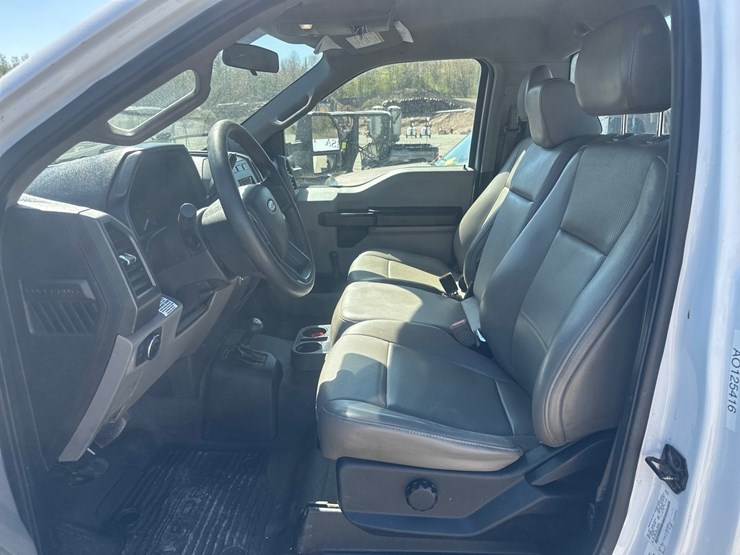 2019-ford-f550-image-26