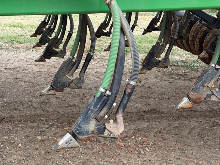 2013-john-deere-1830-image-13