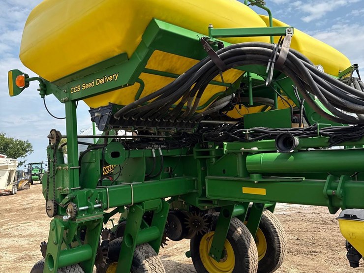 2006-john-deere-1770nt-image-21