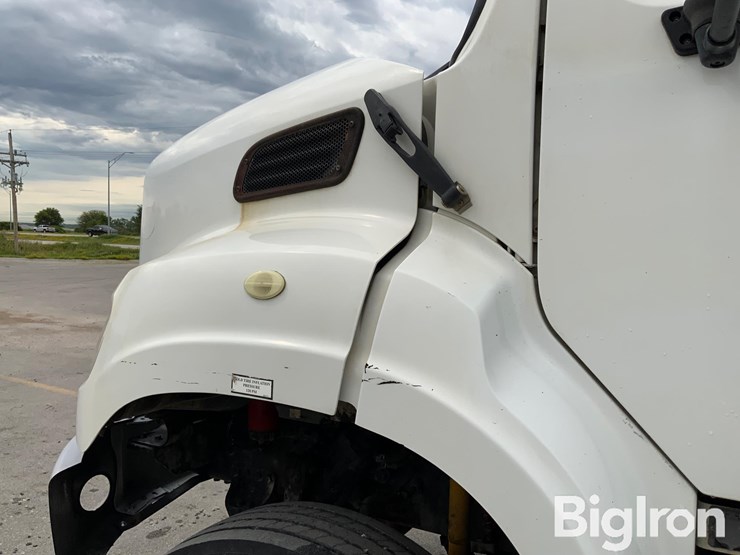 2012-massey-ferguson-730-image-17