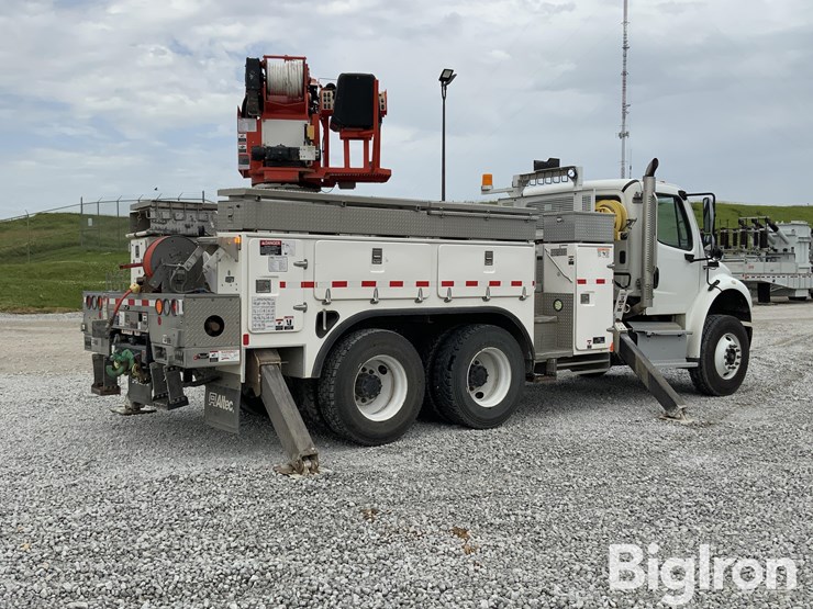 2014-freightliner-m2-106-image-13
