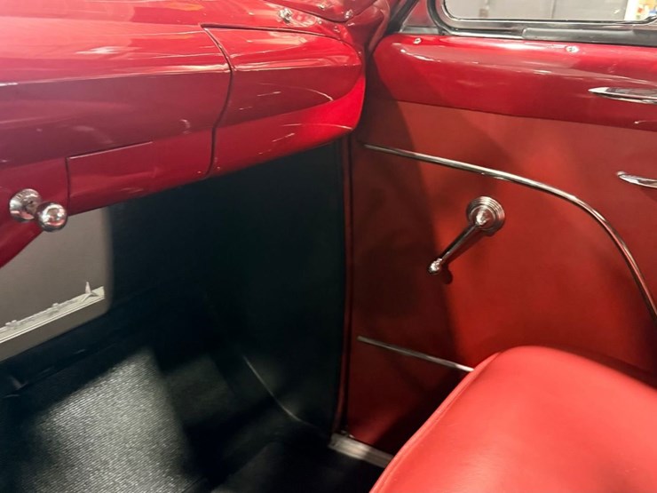 #1879-•-1949-ford-custom-convertible-image-24