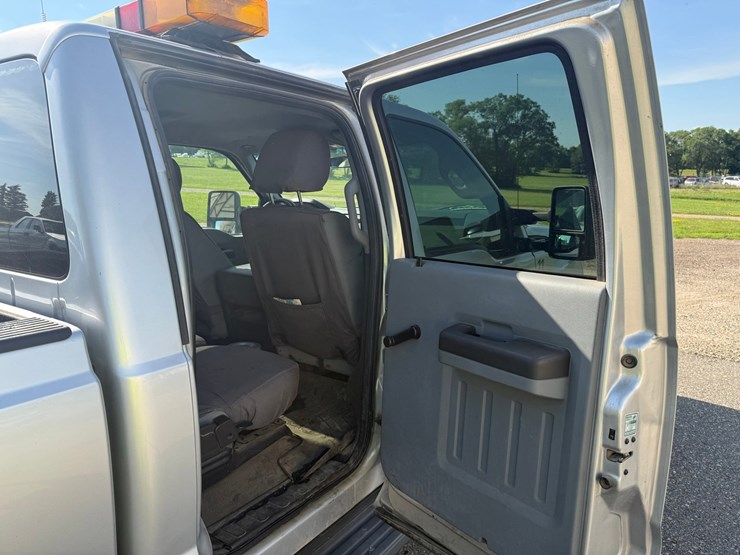 2011-ford-f350-image-35
