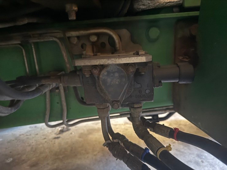 john-deere-6420-image-16
