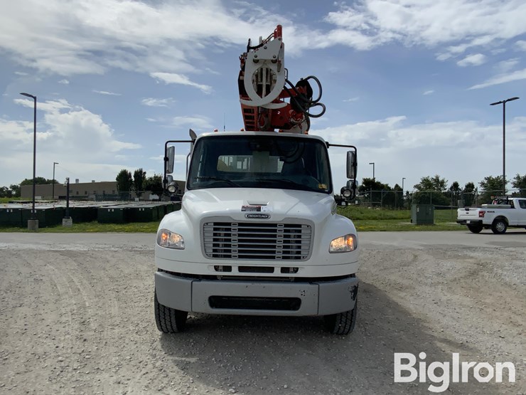 2014-freightliner-m2-106-image-2