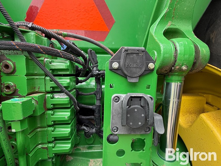 2013-john-deere-8360r-image-11