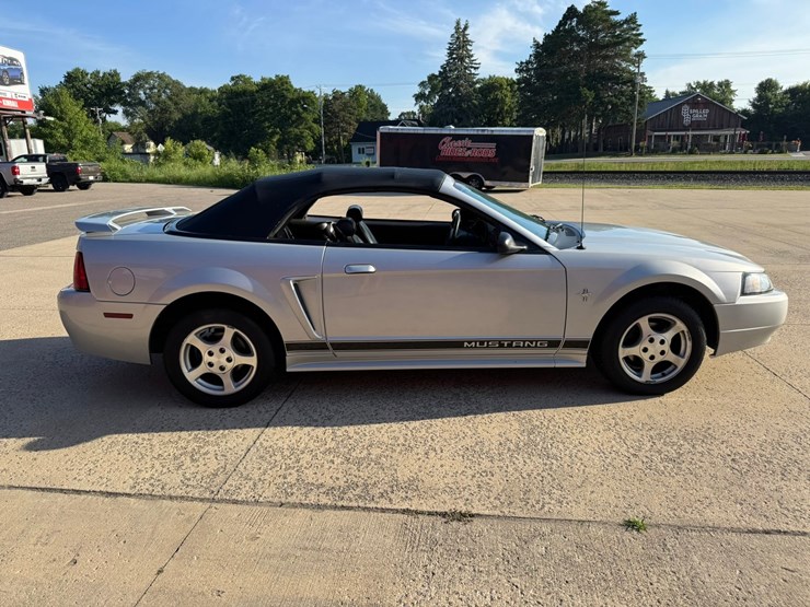 #1874-•-2002-ford-mustang-image-6