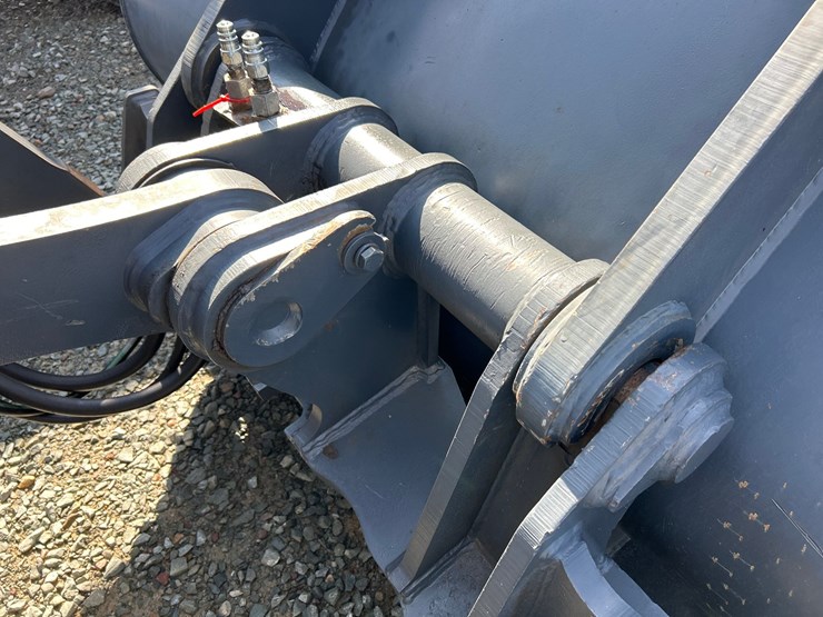 2012-deere-624k-image-13